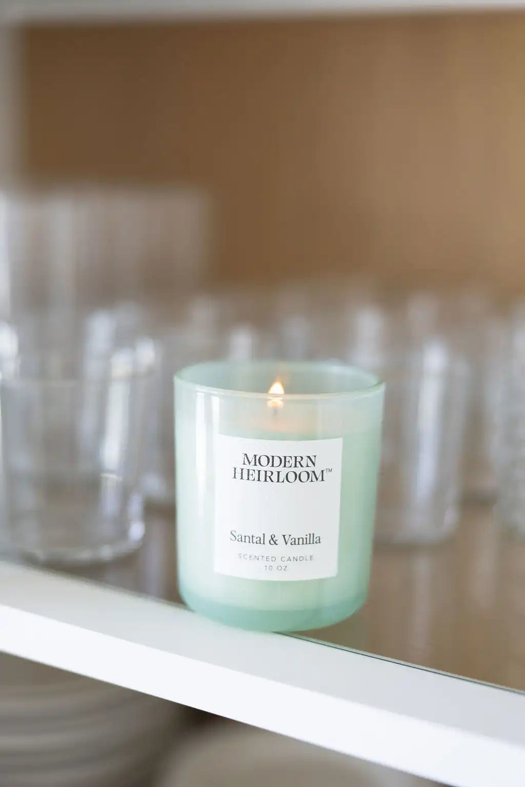 Santal & Vanilla 10 oz scented candle