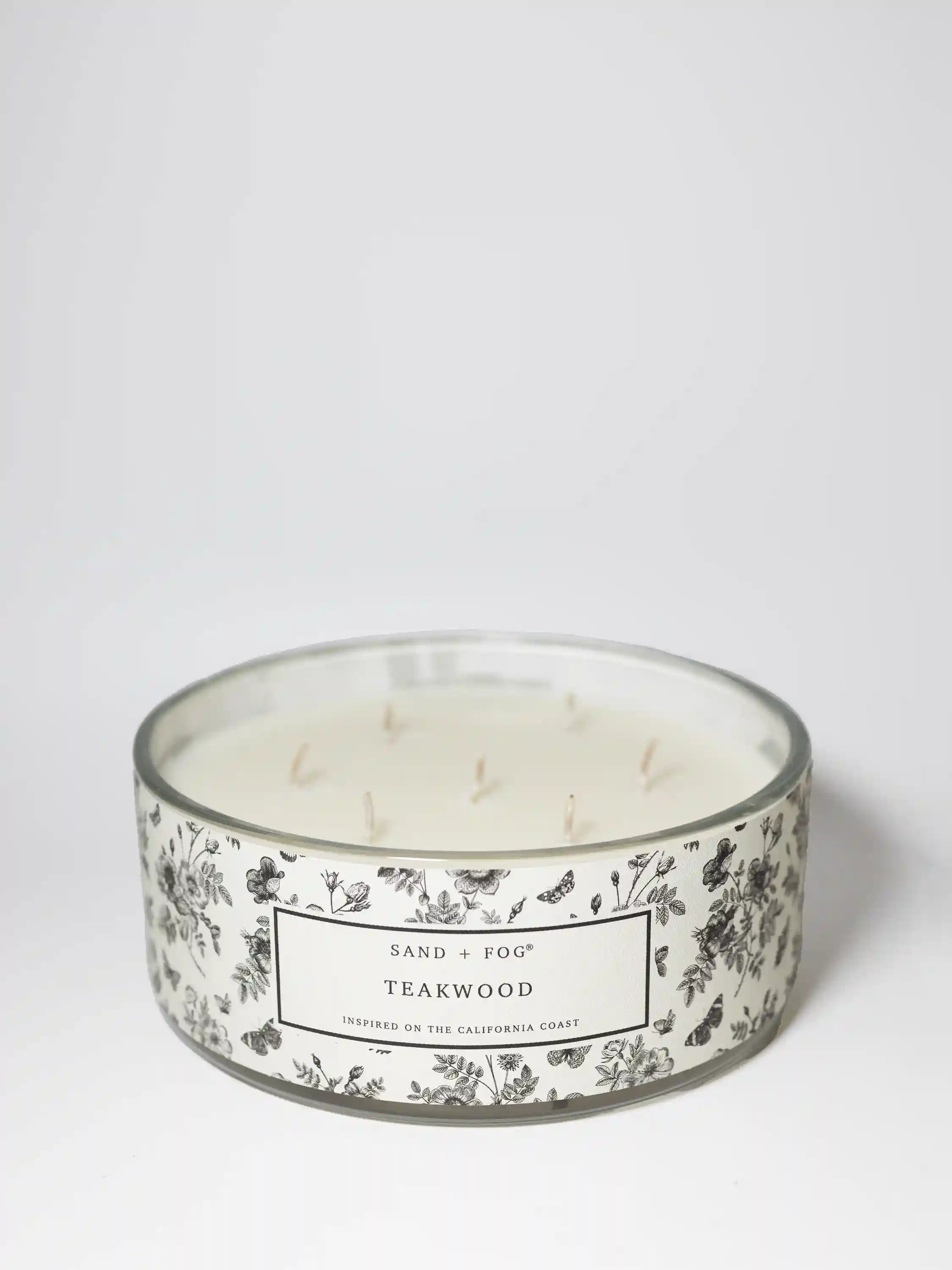 Teakwood 34 oz scented candle
