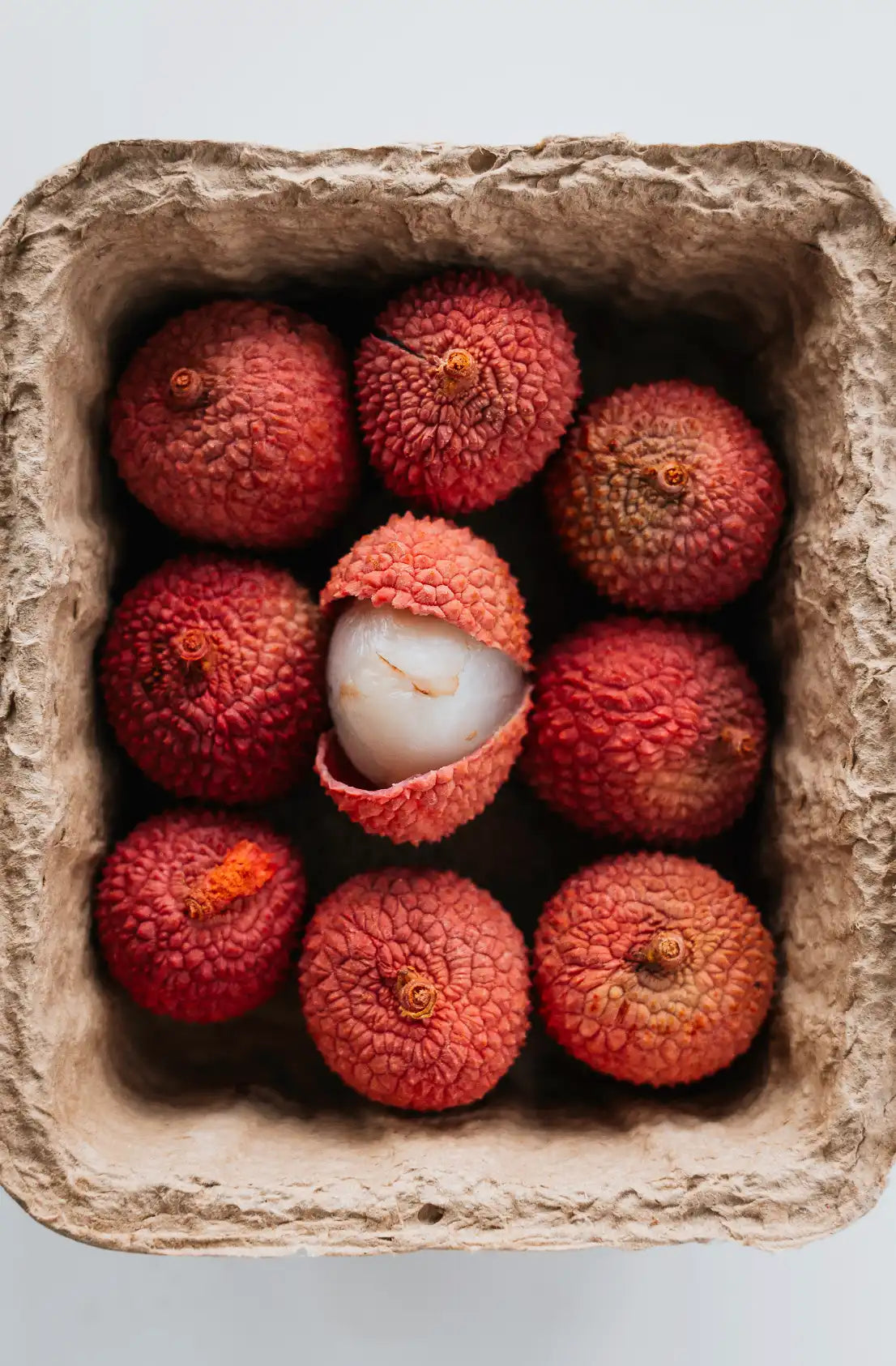 Lychee & Currant 12 oz scented candle