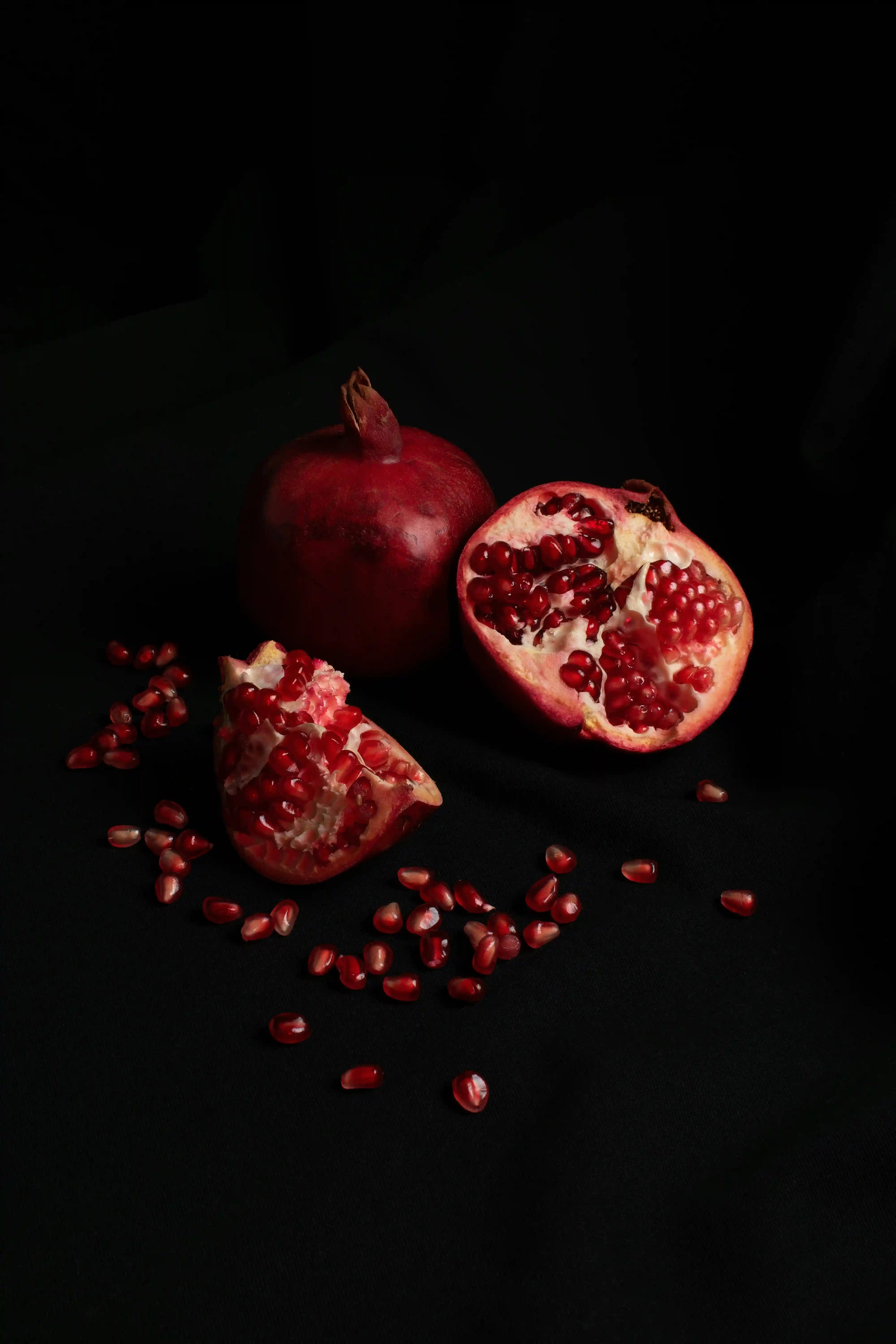 Pomegranate Noir 10 oz scented candle
