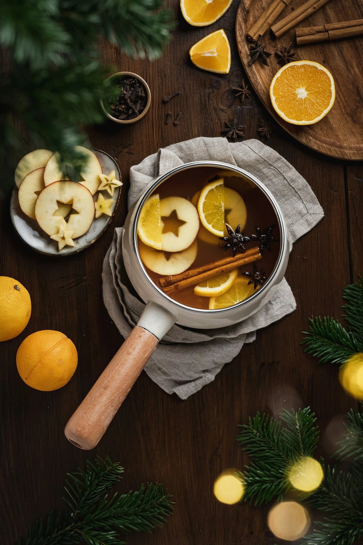 Simmering Spices 21 oz scented candle